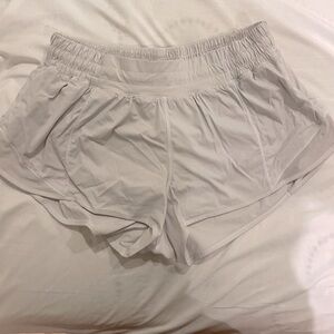 Lululemon high rise hottie hot shorts size 8 2.5”
